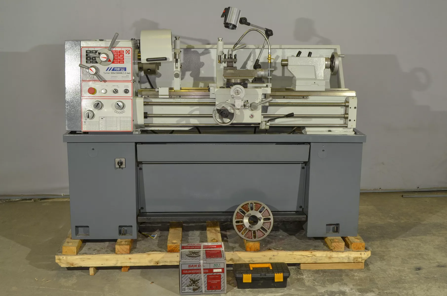 Токарно-гвинторізний верстат FDB Maschinen Turner 360x1000W