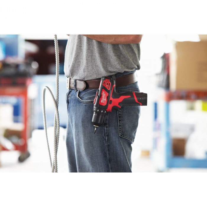 Шурупокрут MILWAUKEE M12 BDD-202C