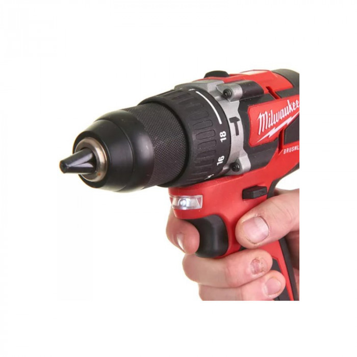 Шуруповерт MILWAUKEE M18 CBLPD-422C, 60Нм