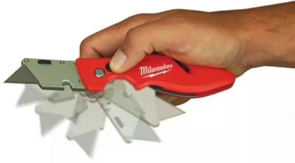Нож выкидной компактный с сменным лезвием MILWAUKEE